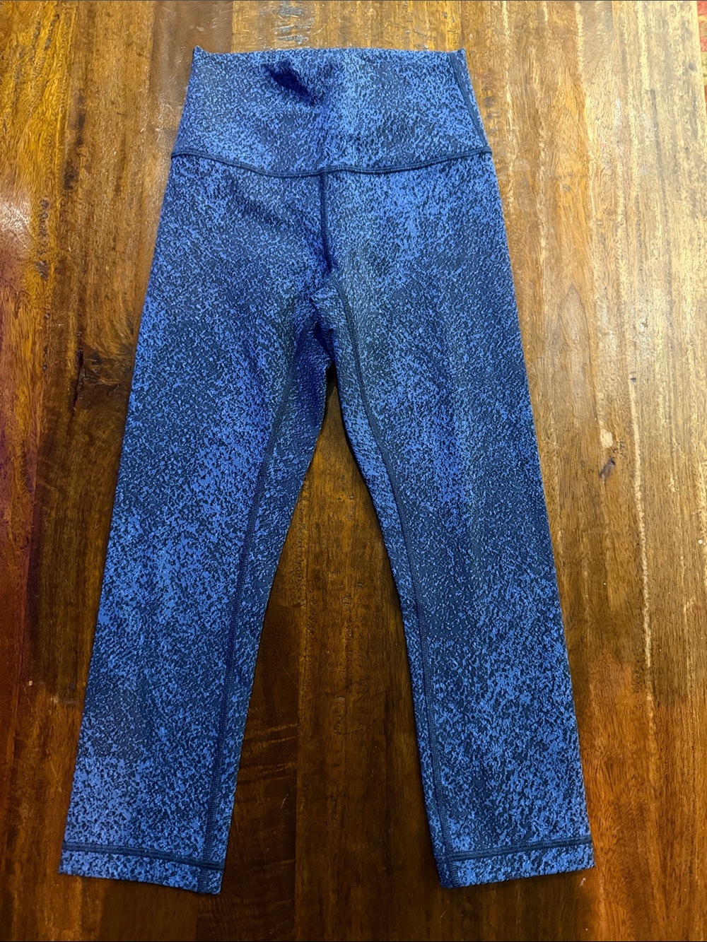 lululemon athletica Align 21 inch crop. NEW WITHOUT TAGS